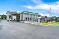 Quality Inn & Suites Hotels in Monticello