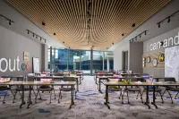Moxy Putrajaya - Business