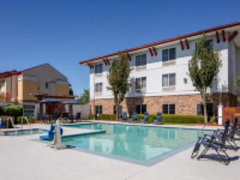 Holiday Inn Express & Suites TURLOCK-HWY 99 by IHG Hotels in Turlock