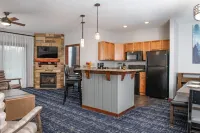 Club Wyndham Glacier Canyon Hotels in Lake Delton