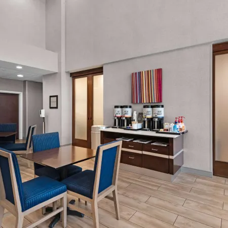Hampton Inn & Suites Pensacola I-10 North at University Town Plaza
