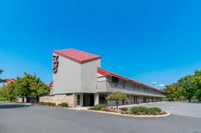 Red Roof Inn Harrisburg North Отели рядом с достопримечательностью «Widener University Commonwealth Law School»