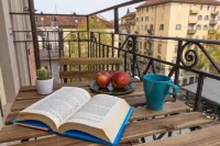 마다마 크리스티나 2 비스 - 산 살바리오의 카사 에스터