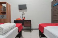 RedDoorz Syariah near Jalan Jakarta Samarinda Hotel di Loa Bakung