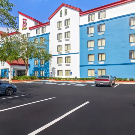 Red Roof Plus+ Jacksonville - Southpoint