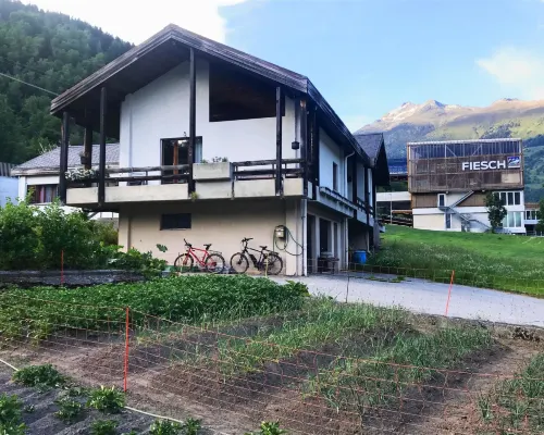 Fifinhaus 1. OG Süd Hotels in Fiesch