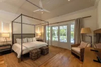 Pink Sands Resort Hotels in Spanish Wells