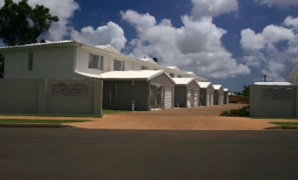 Alexandra Apartments - Housity