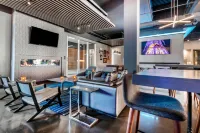 Aloft Newport on the Levee
