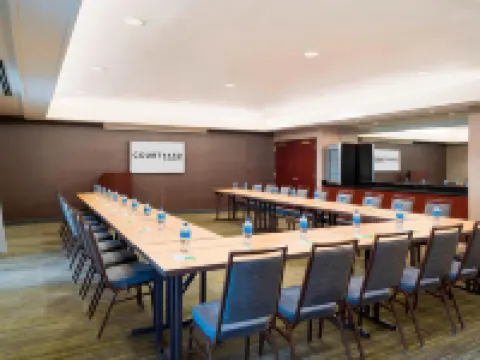 Courtyard Princeton Hotels in Plainsboro Township
