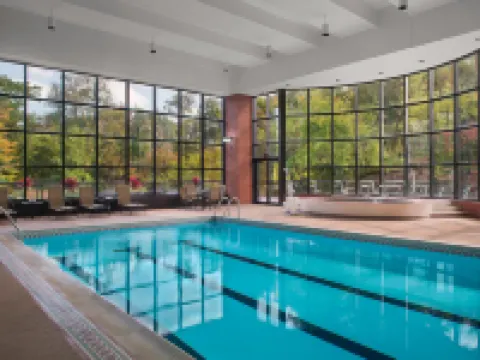 シェラトン スイーツ アクロン カイヤホガ フォールズ サミットのホテル