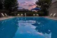 SpringHill Suites Atlanta Perimeter Center - parking