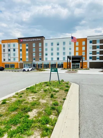 Hilton Garden Inn Fort Wayne North Отели рядом с достопримечательностью «Кентербери Грин Дог Парк - Резидентс Онли»