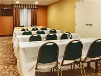 Holiday Inn Express & Suites Hamburg Hotel a Angola-on-the-Lake