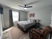 Fuquay's Best! Recently renovated, convenient to downtown, fenced yard, fire pit Hotels in Middle Creek