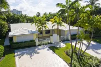 Aug  Sep month available! 2B 2BA  w POOL 4min to Fort Lauderdale beaches . Messi