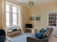 Swan Cove Gourock 1 Bedroom Apartment With Stunning sea Views Hotels in Gourock