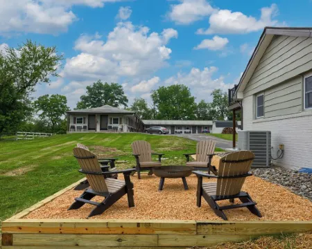 New! Sleeps 16! Across from Sight&Sound! Location! 斯特拉斯堡酒店