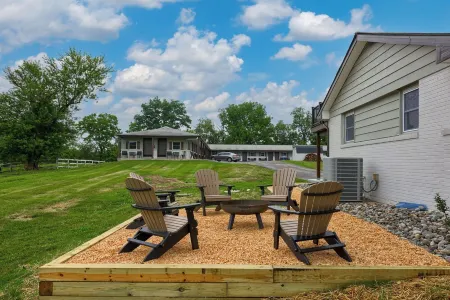 New! Sleeps 16! Across from Sight&Sound! Location!