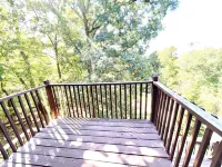 Hillside Hideaway in Marietta, OH:  4 beds, 2 baths, stunning views! Hotels in Marietta