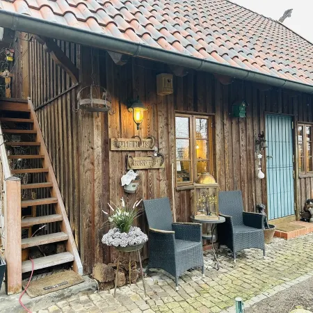 Lower Saxony warehouse with a cozy country house atmosphere for up to 6 people