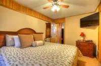 Spacious home…Hot Tub…game room…Pet Friendly..WIFI