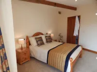 Stunning quality barn conversion, heated swimming pool, hot tub