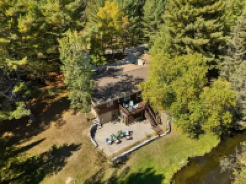 Hot Tub. Trails, Trout, Turkeys and Morels. Hotels in Grayling Township