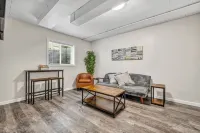 Renovated Retreat: King Bed - Fire Pit - Metroparks Access