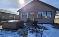 Modern, cheerful home near Winter Park/Granby. Private Hot Tub, mountain views! Hotels near Dashing Thru The Snow