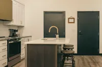 Sleeps 7 ~ Near Ice Rink ~ Netflix ~ Triple Bunk