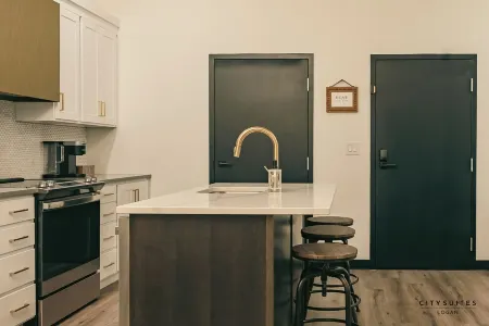 Sleeps 7 ~ Near Ice Rink ~ Netflix ~ Triple Bunk