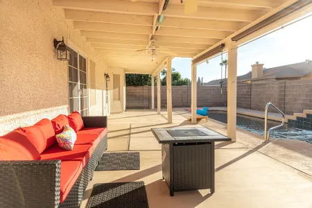 Game Room/ Pool and Jacuzzi Cozy Home in Yuma