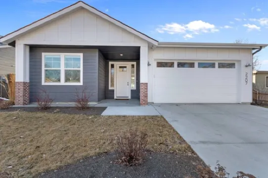 Beautiful new upscale Boise Bench home!