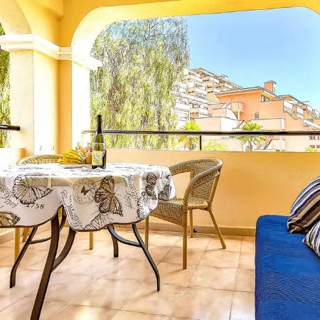 Cozy Studio with Large Patio in Castle Harbour, Los Cristianos