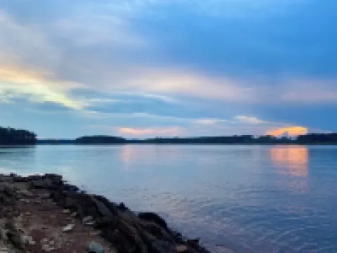 Beautiful Cozy Home in Thomson Near Lake and Boat Ramp Hotels in McDuffie County
