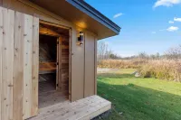 MillMann's Lodge on Dam Lake SaunaPontoonSwim GAME ROOM
