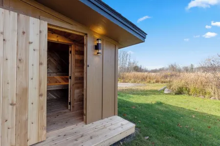 MillMann's Lodge on Dam Lake SaunaPontoonSwim GAME ROOM