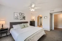 Cozy and Contemporary Tempe Condo - N Tempe location convenient to everything