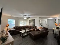 3-bedroom Ranch Duplex in charming Columbia with WiFi, 6 miles to Mizzou Arena Các khách sạn ở Rock Bridge