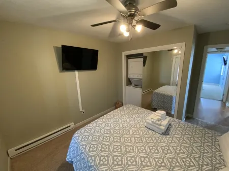 BEACHSIDE GETAWAY IN SHEBOYGAN Отели в г. Sheboygan