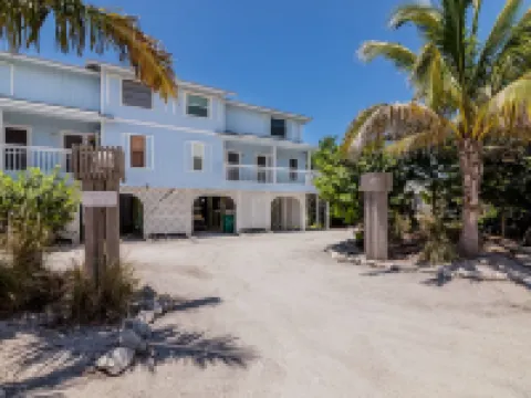 Gulf Front on a Island, 1 Pet, Tennis/Pickleball , Kayaks, Sup Pool is Closed Hotels in Placida