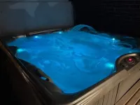 Hilltop Hideaway w/ Hot Tub Close to Nashville 奇特姆縣酒店
