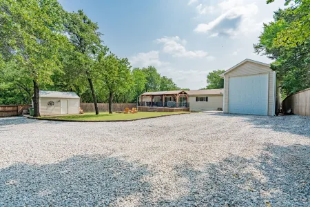 Secluded, private get away.  Short walk to the beach down a private trail.