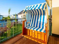 Comfortable 3-room apartment, sea view balcony and 200 m to the beach