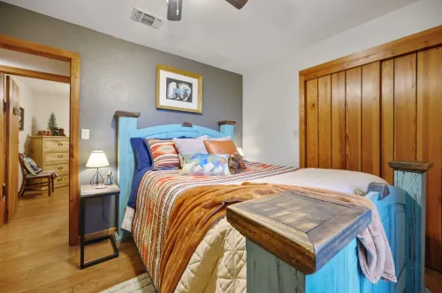 Fantastic Mountain Views, Game Room, 16 Acres, High Speed Internet and Privacy.