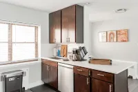 New renovation-1BR-Stylish-Modern-Next to the Lake 에반스턴 호텔