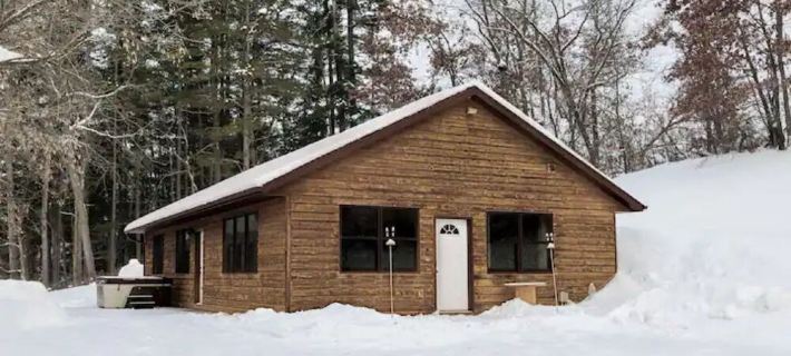 Valley Lodge w/Hot Tub & Arcade. Hotels in Vernon County