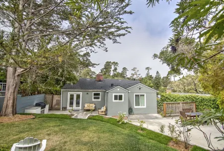 Elegance & Serenity and A Short Walk To Town