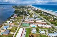 Pelican Inlet - Cozy Beach Condo!1 block from the beach! Sleeps 6. Pool/Tennis
